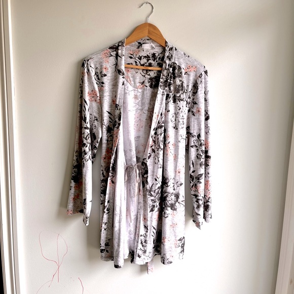 Short Floral Robe - Picture 3 of 6